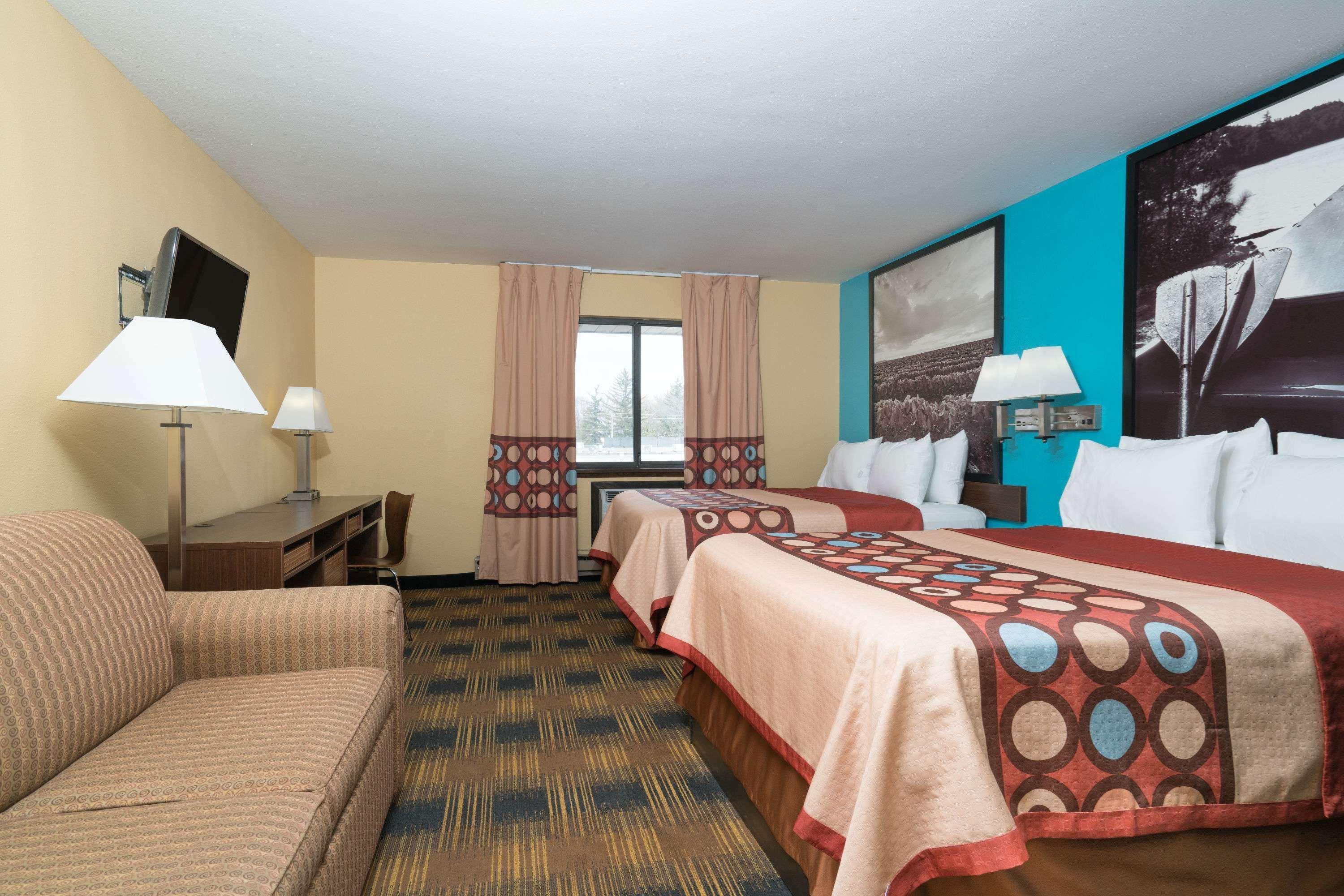 Super 8 By Wyndham Rochester Mayo Clinic Area Exterior photo